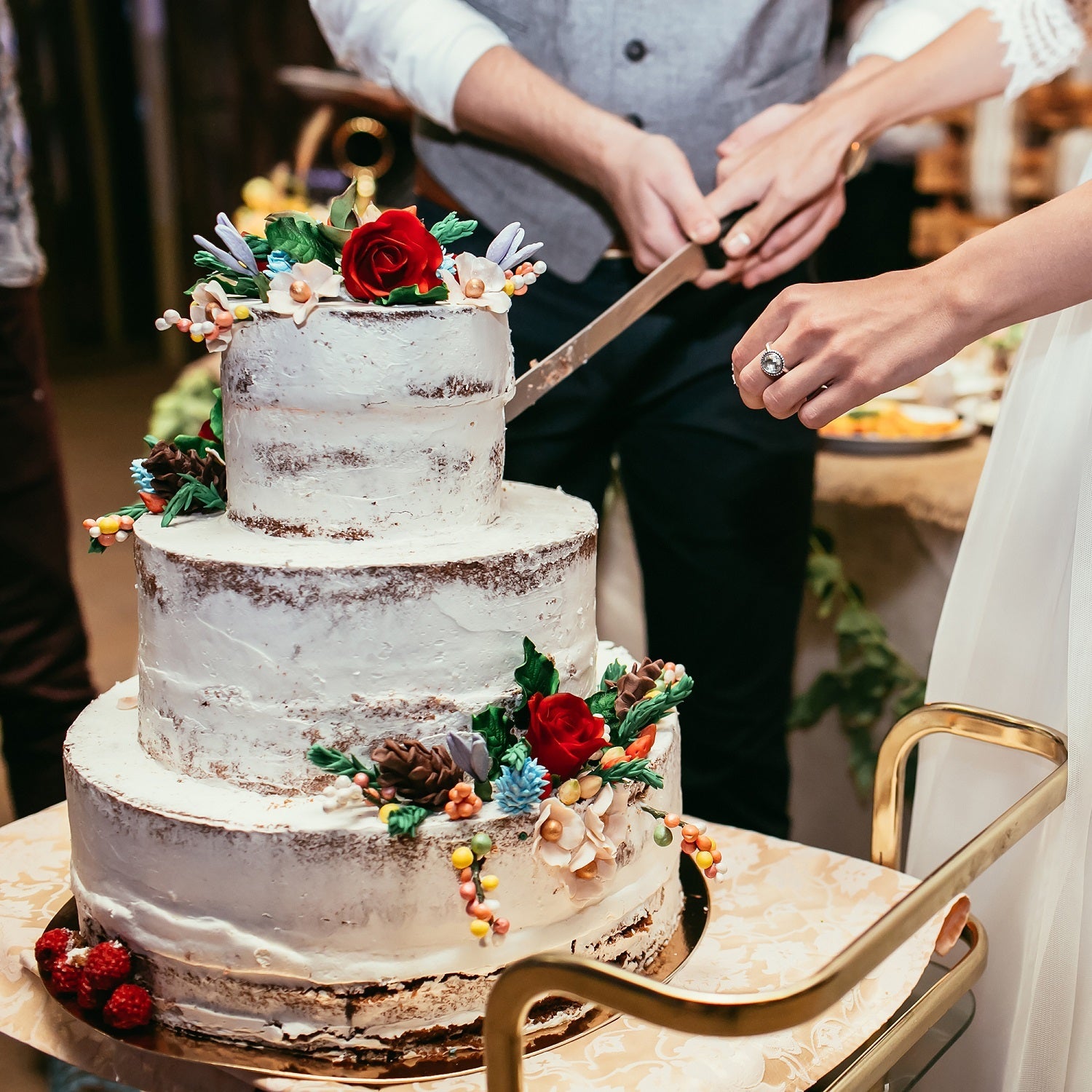 Rustic Wedding Cakes - How To Make & Decorate - Prop Options