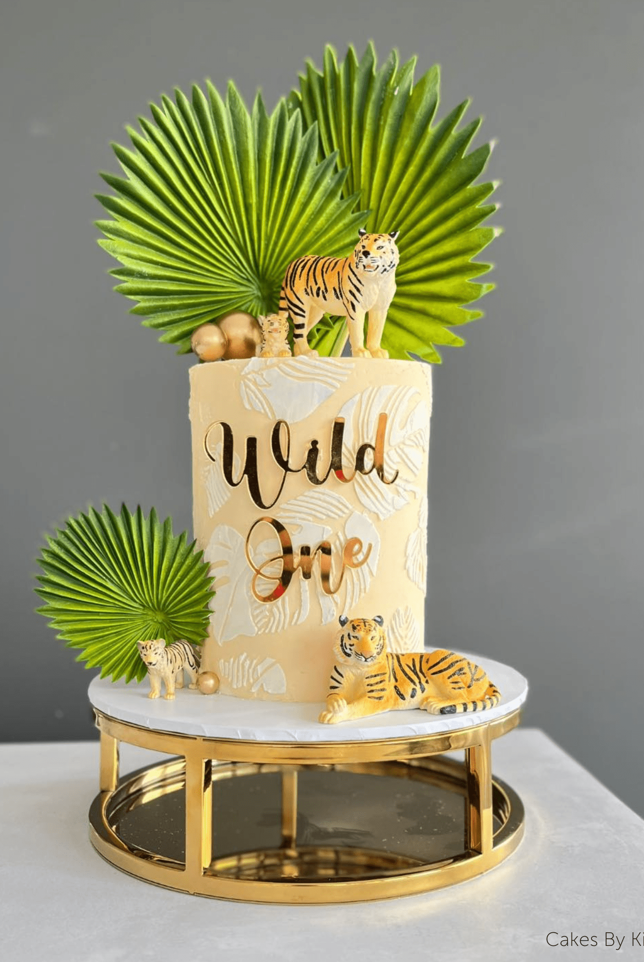 10" Round Metallic Cake Separator - Prop Options