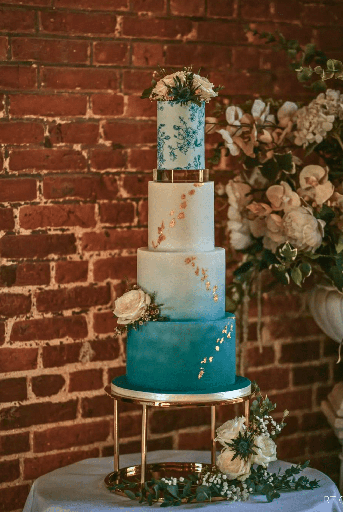 14” Round Metallic Plinth - Prop Options