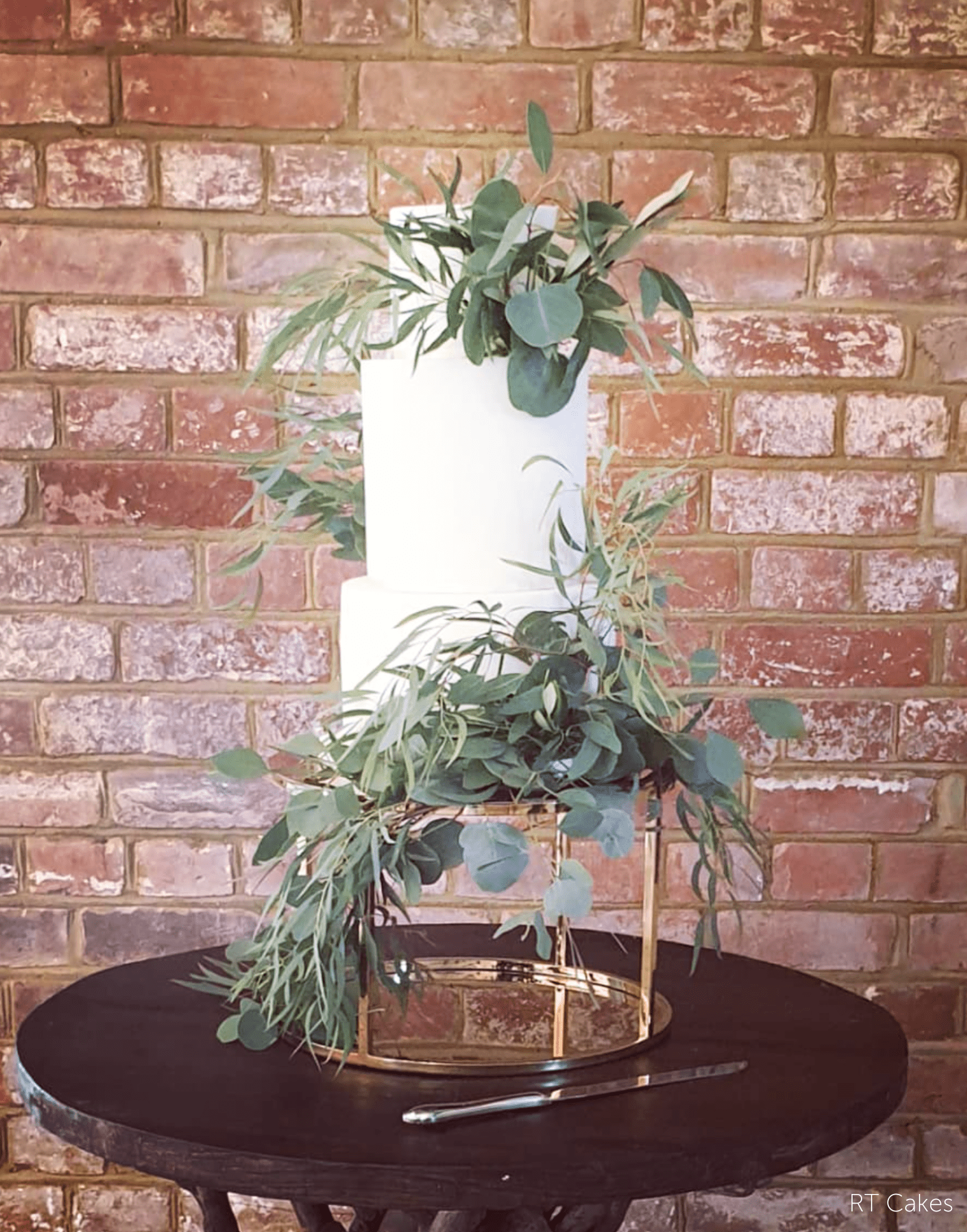 14” Round Metallic Plinth - Prop Options