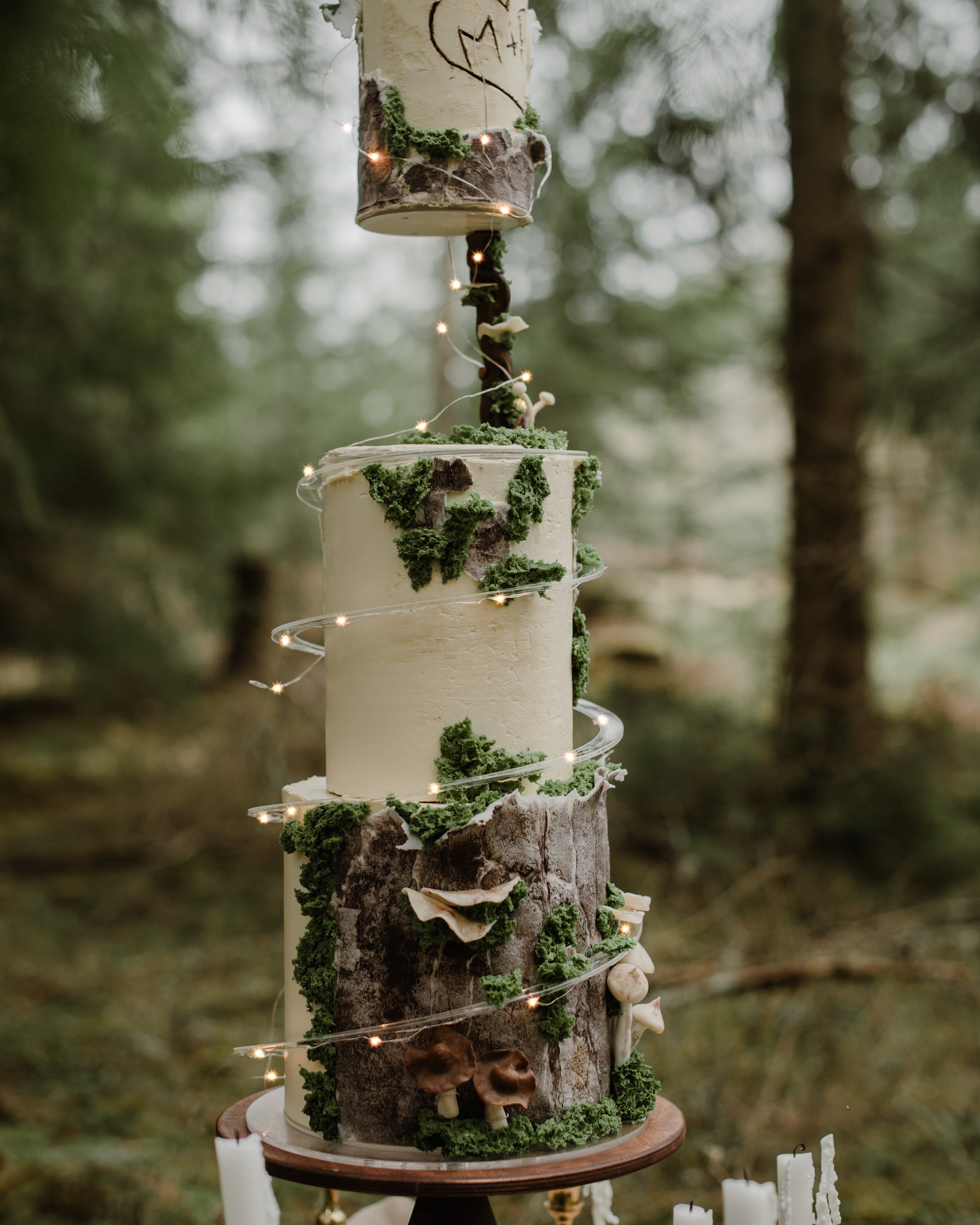 Cake Spiral™ - Acrylic Wrap for Tiered Cakes - Prop Options