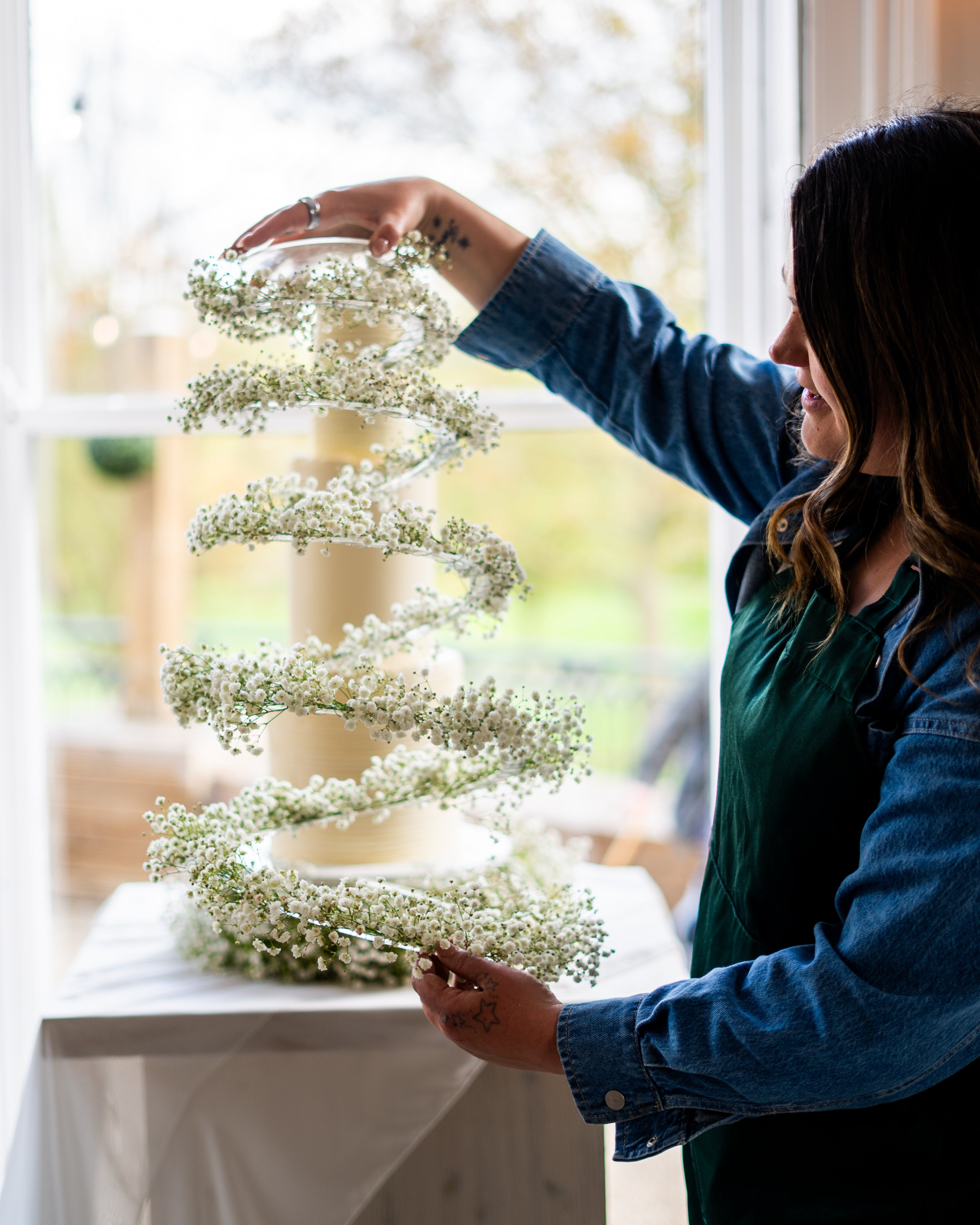 Cake Spiral™ - Acrylic Wrap for Tiered Cakes - Prop Options