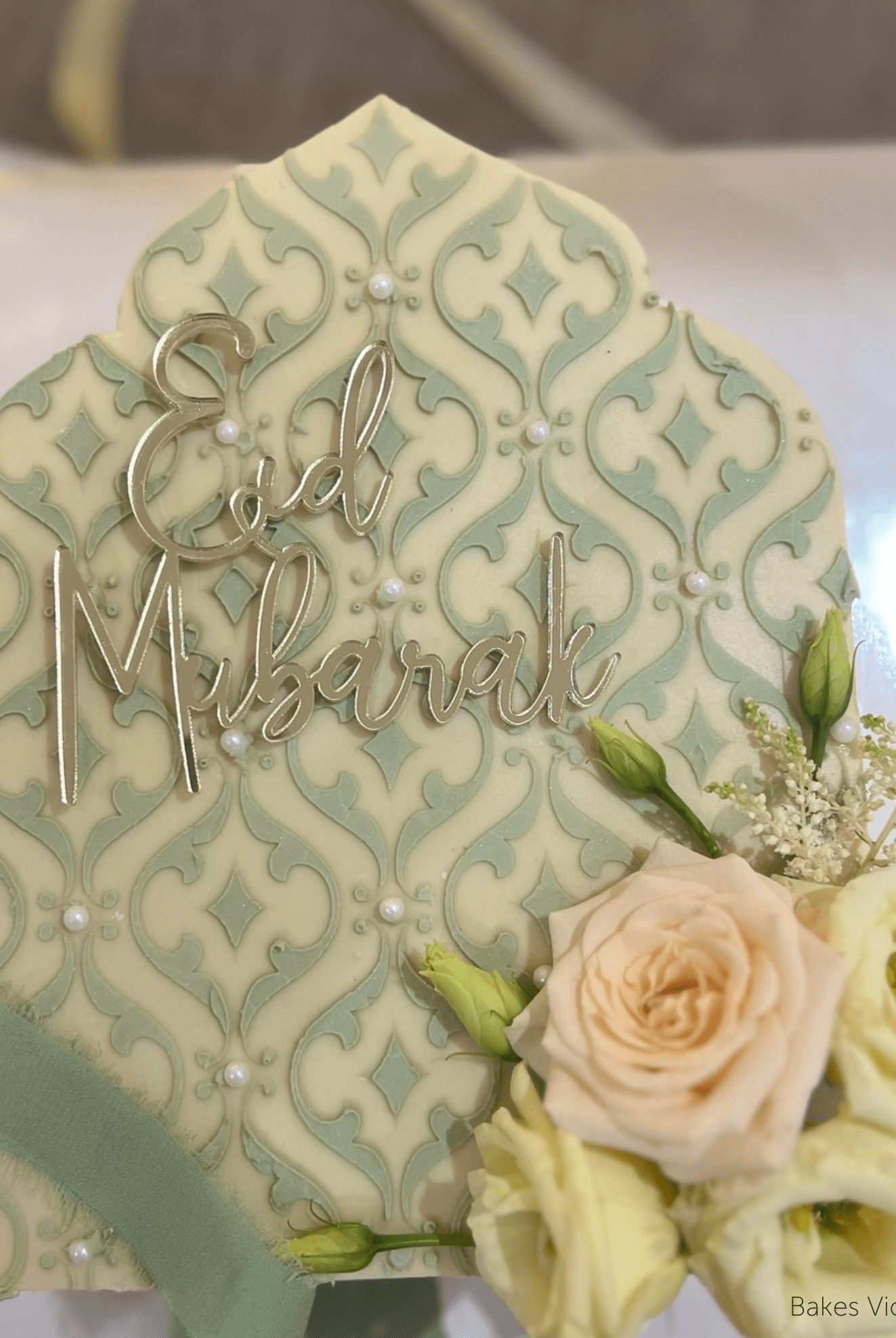 Original Trefoil Arch Cake Guides - Prop Options