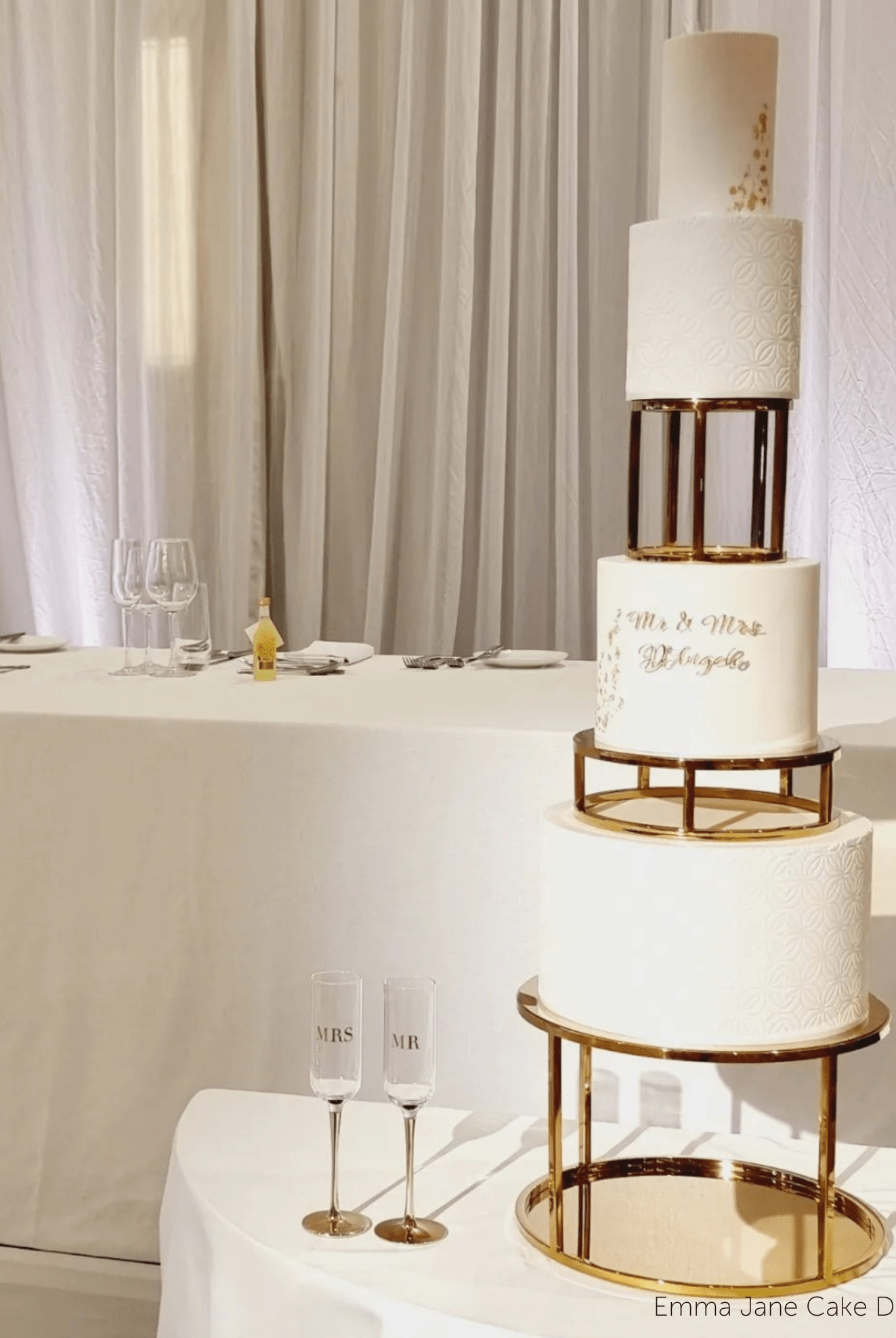 PropBundles - Set of Three - 6" & 10" Round Metallic Cake Separators and 14" Round Plinth - Prop Options