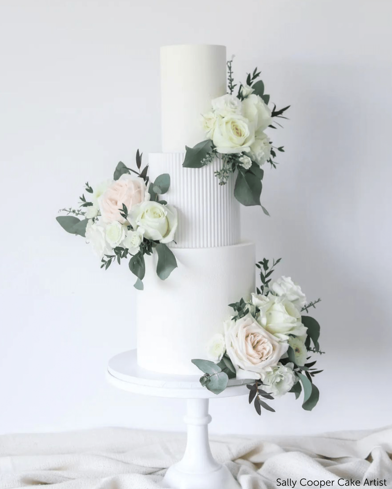 Round Reeded Cake Separator - Prop Options