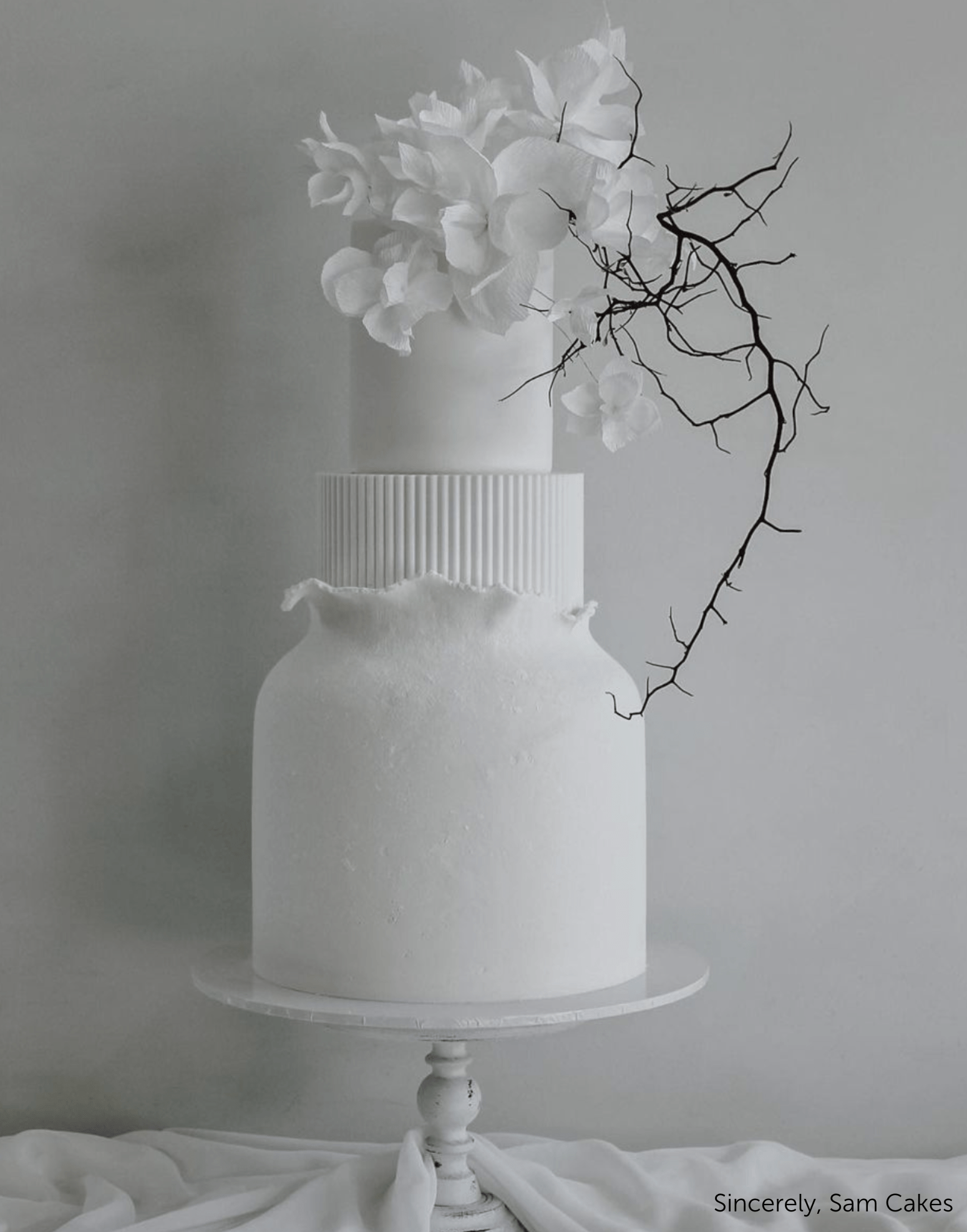 Round Reeded Cake Separator - Prop Options