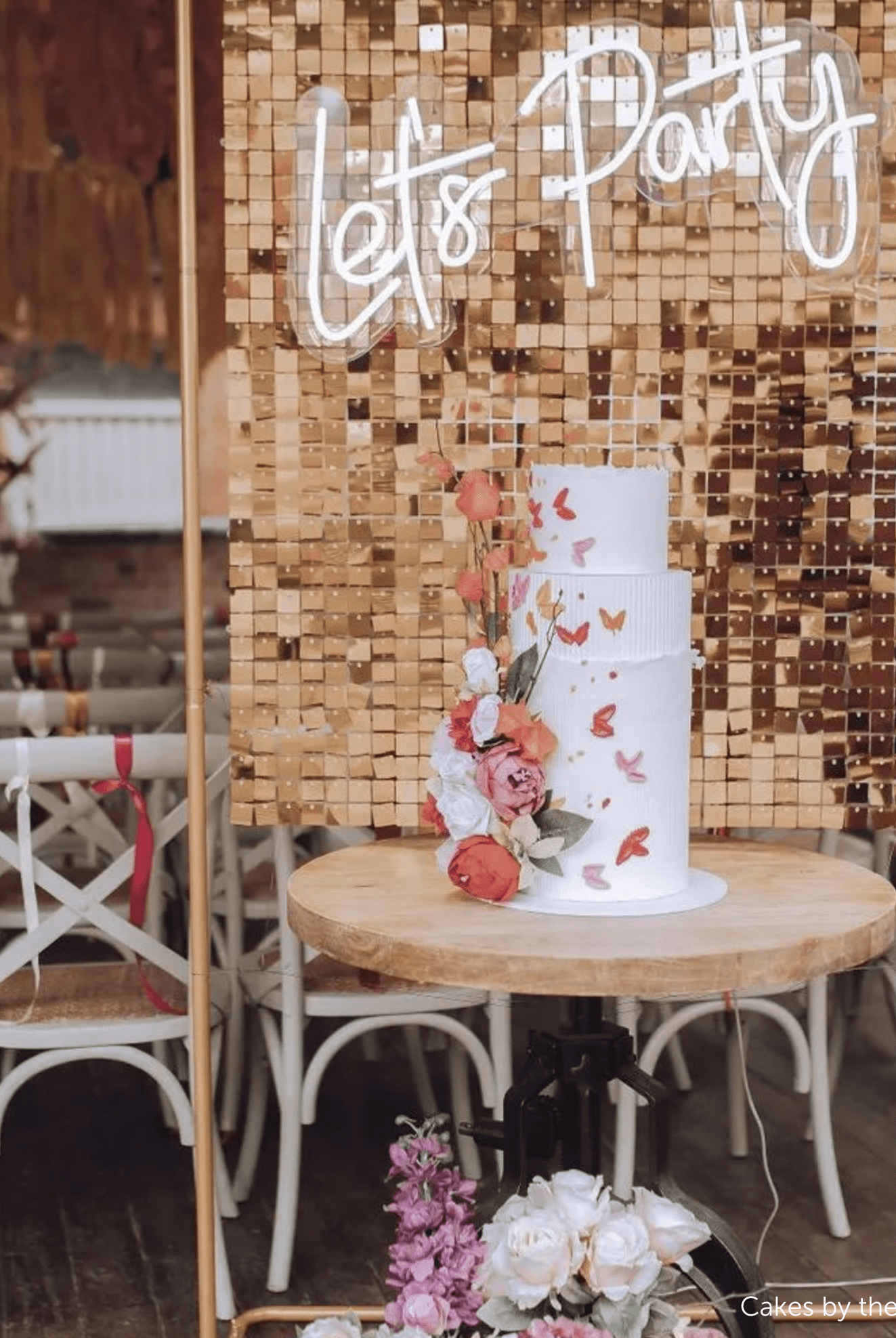 Round Reeded Cake Separator - Prop Options