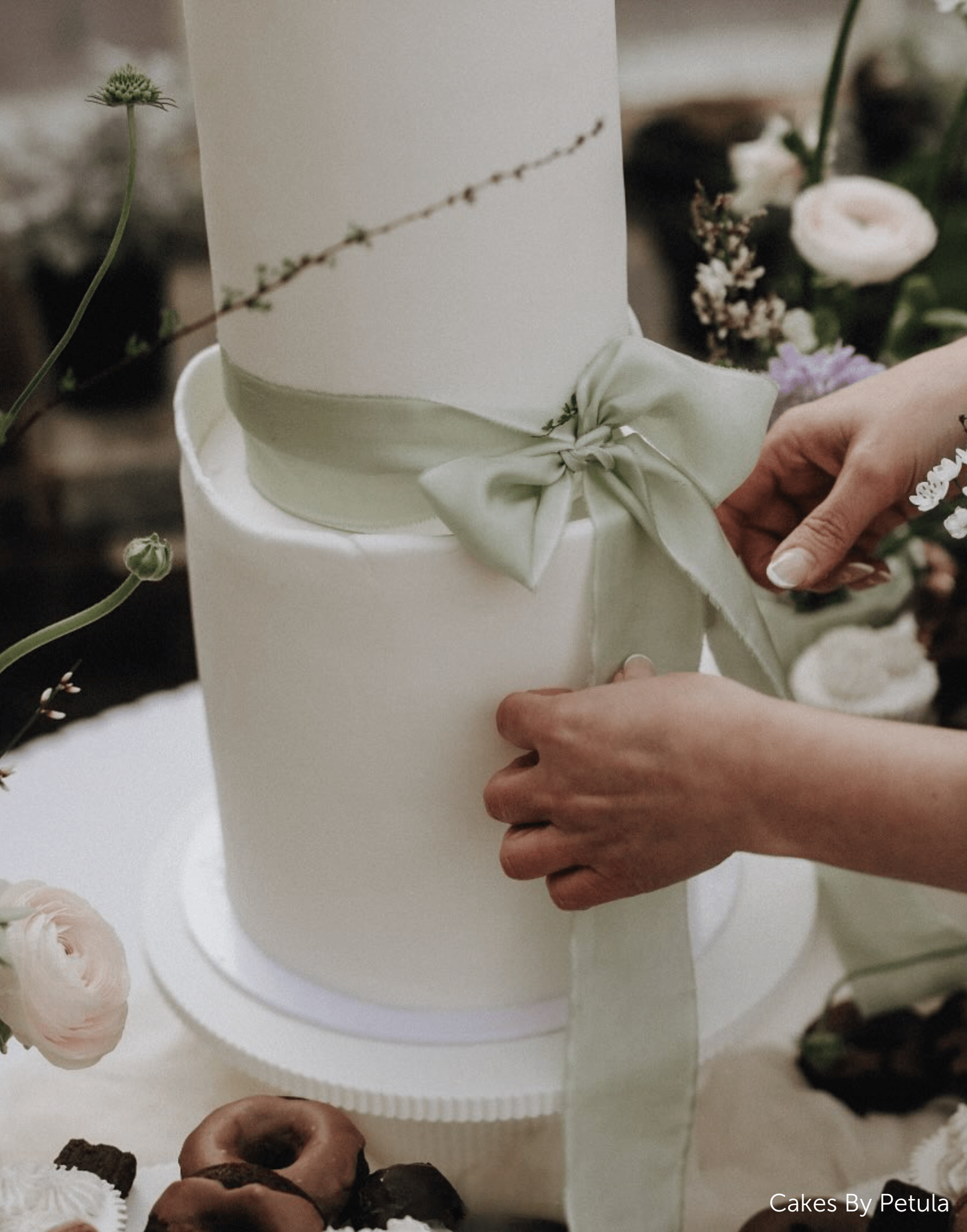 Round Reeded Cake Stand - Prop Options