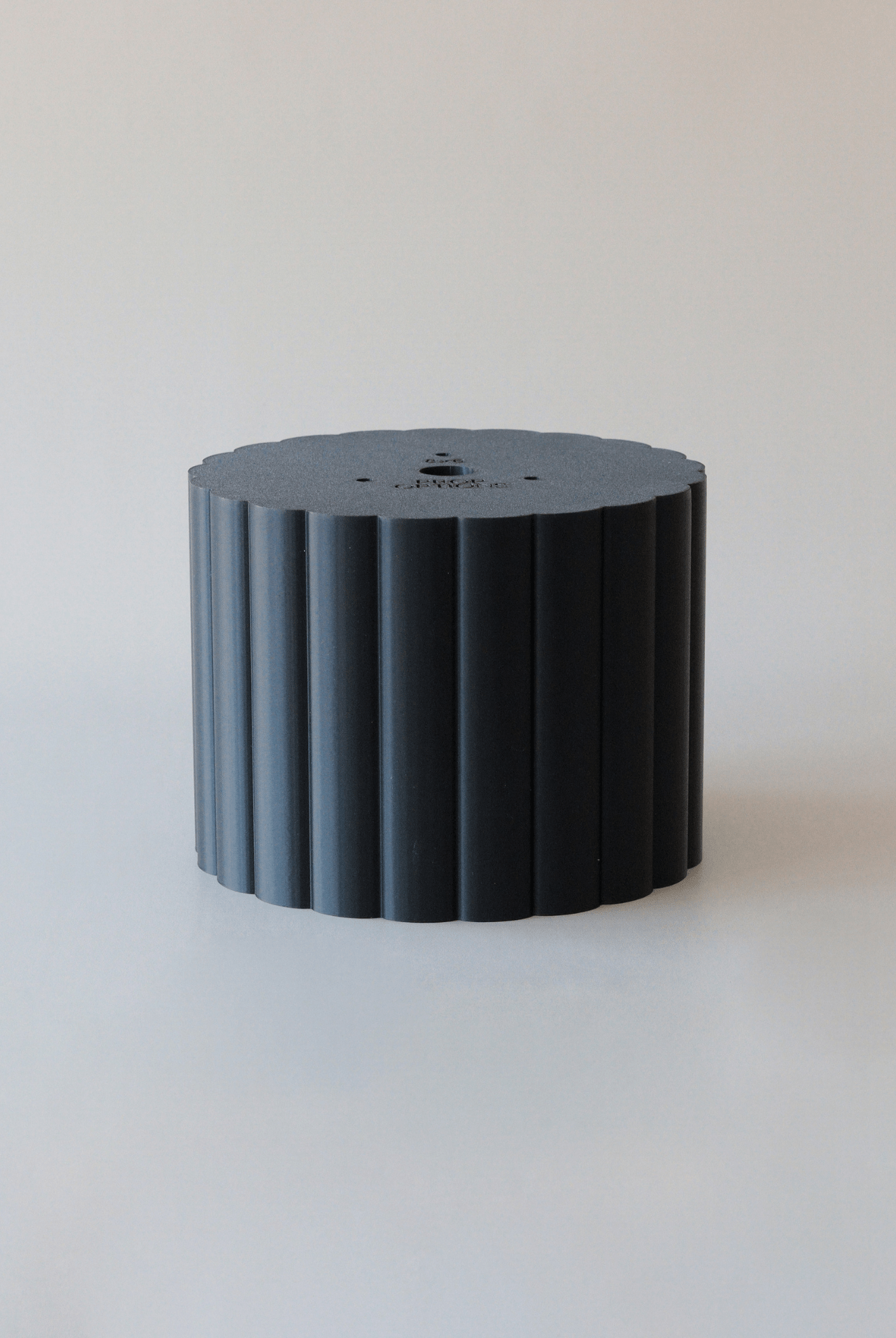 Round Scalloped Cake Separator - Prop Options