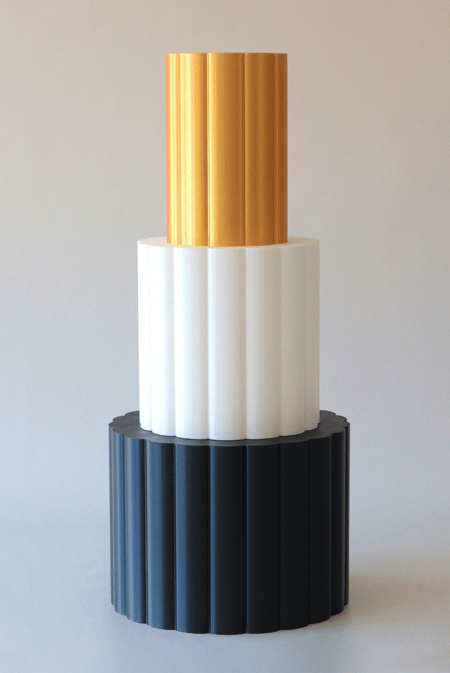 Round Scalloped Cake Separator - Prop Options