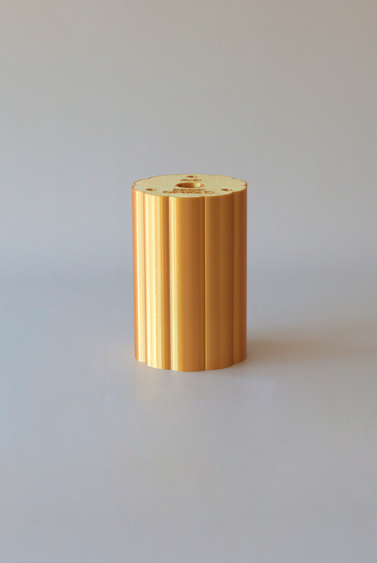 Round Scalloped Cake Separator - Prop Options