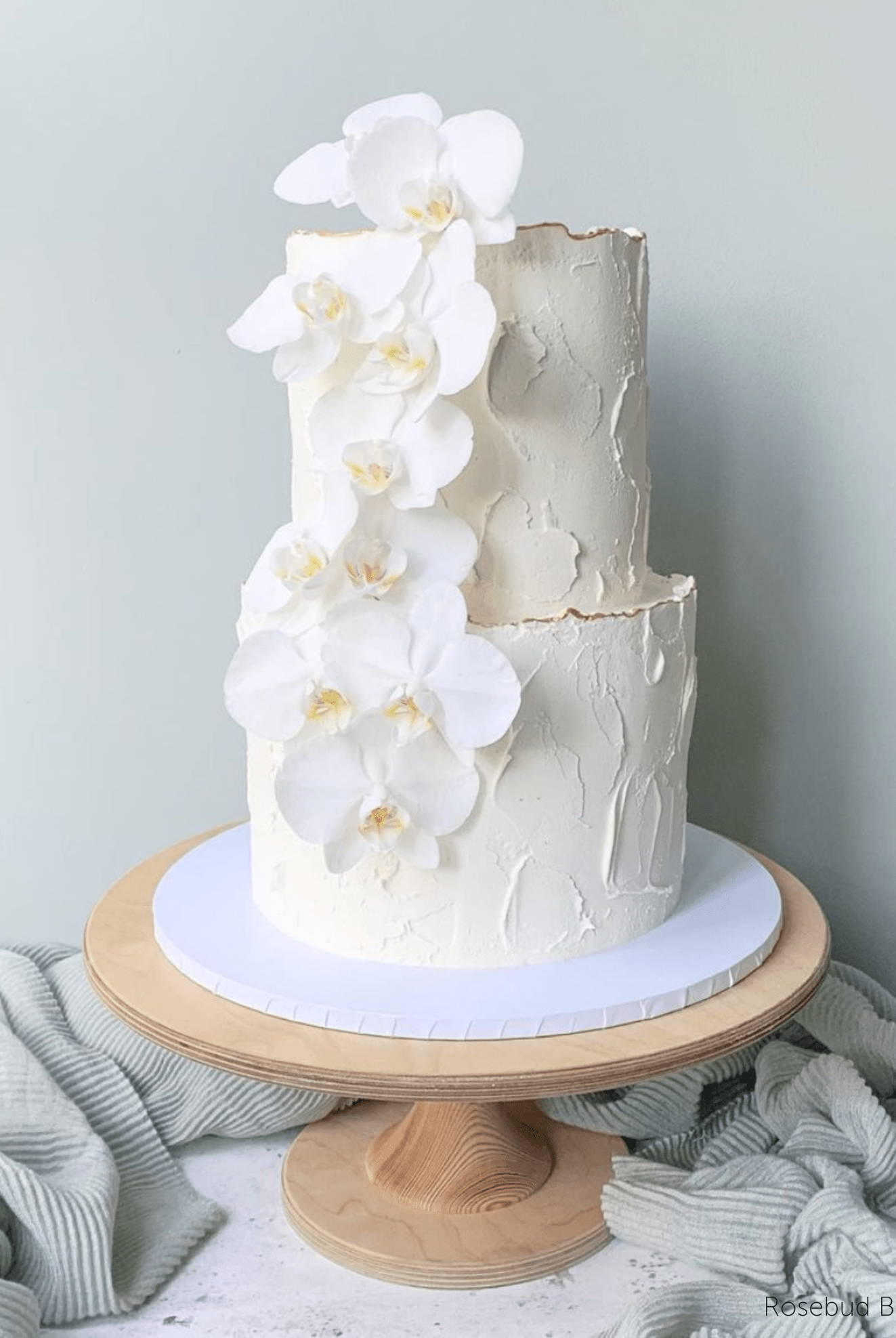 The Hourglass Scandinavian birch stand - Prop Options