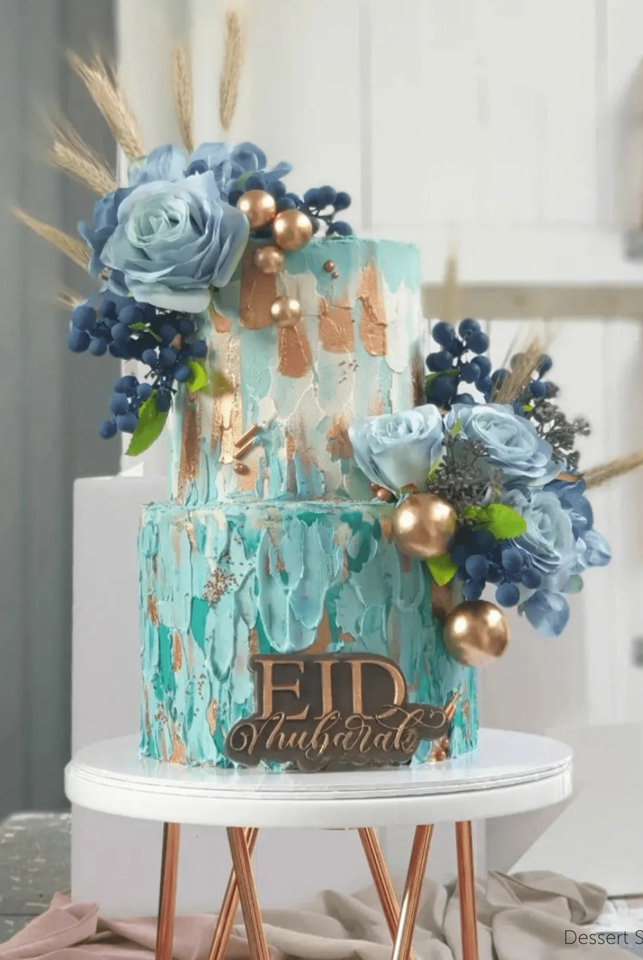 The Pinnacle Acrylic Hairpin Cake Stand - Prop Options