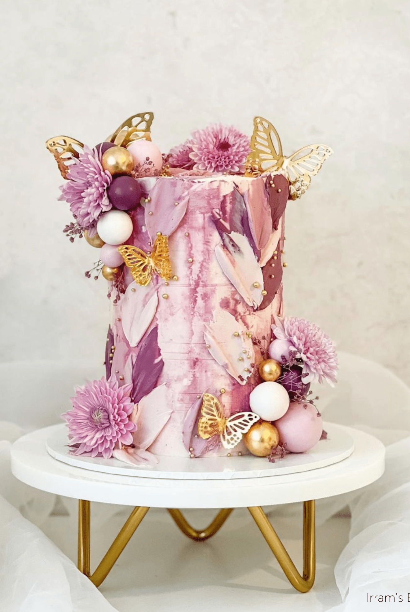 The Pinnacle Acrylic Hairpin Cake Stand - Prop Options