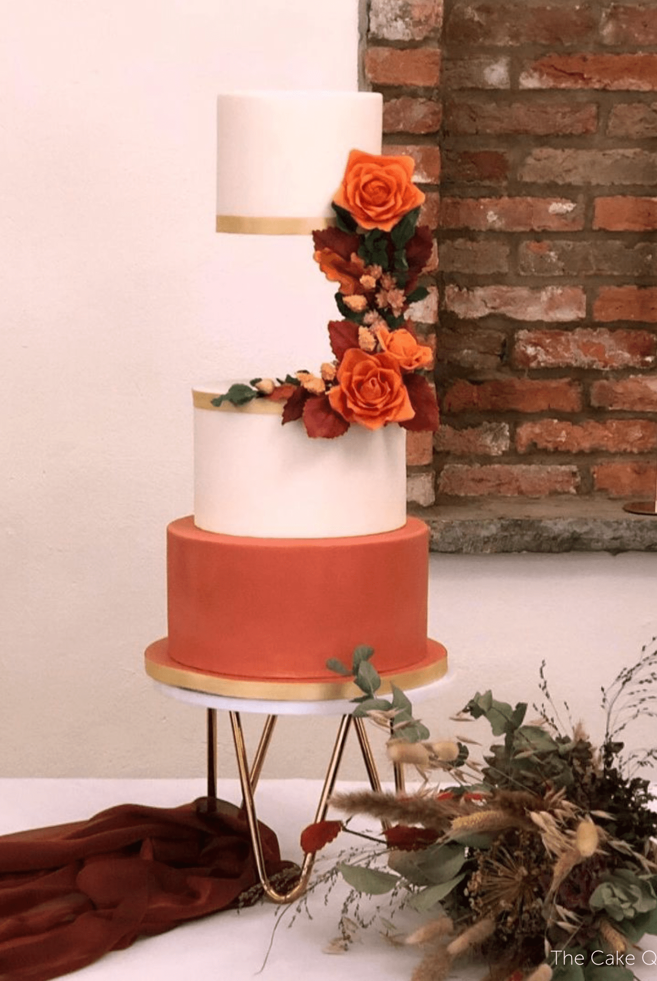 The Pinnacle Acrylic Hairpin Cake Stand - Prop Options