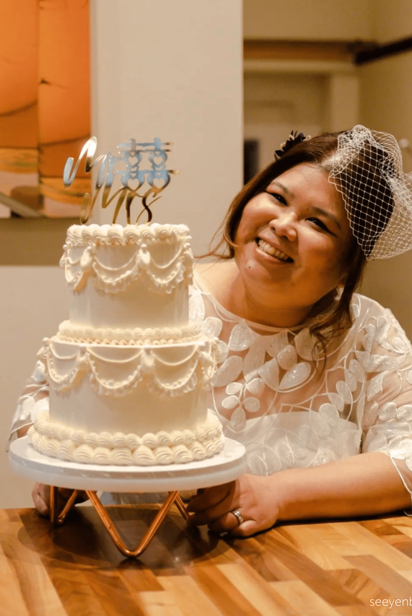 The Pinnacle Acrylic Hairpin Cake Stand - Prop Options