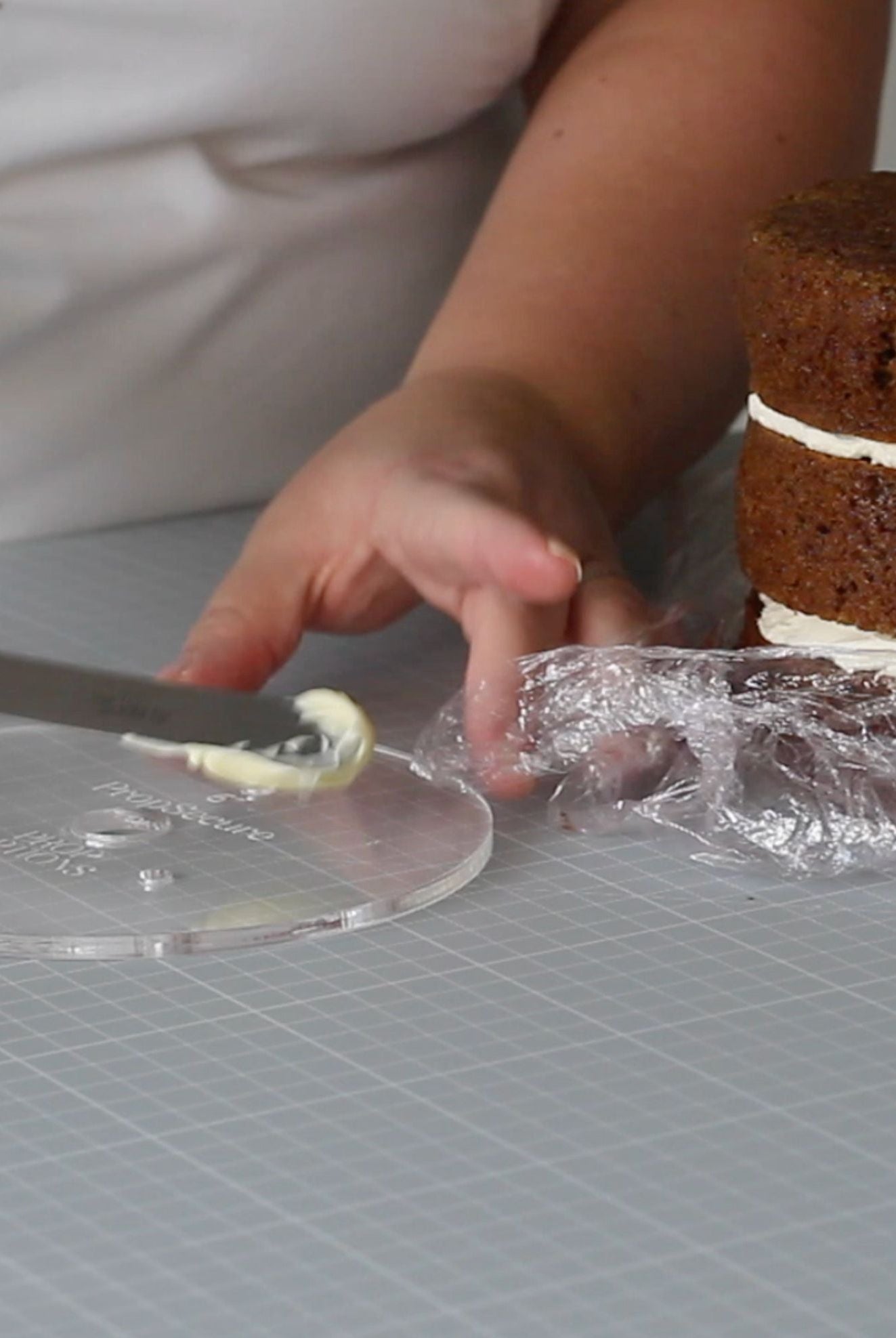 The Round Cake Compass: Round Cake Boards and Plates - Prop Options