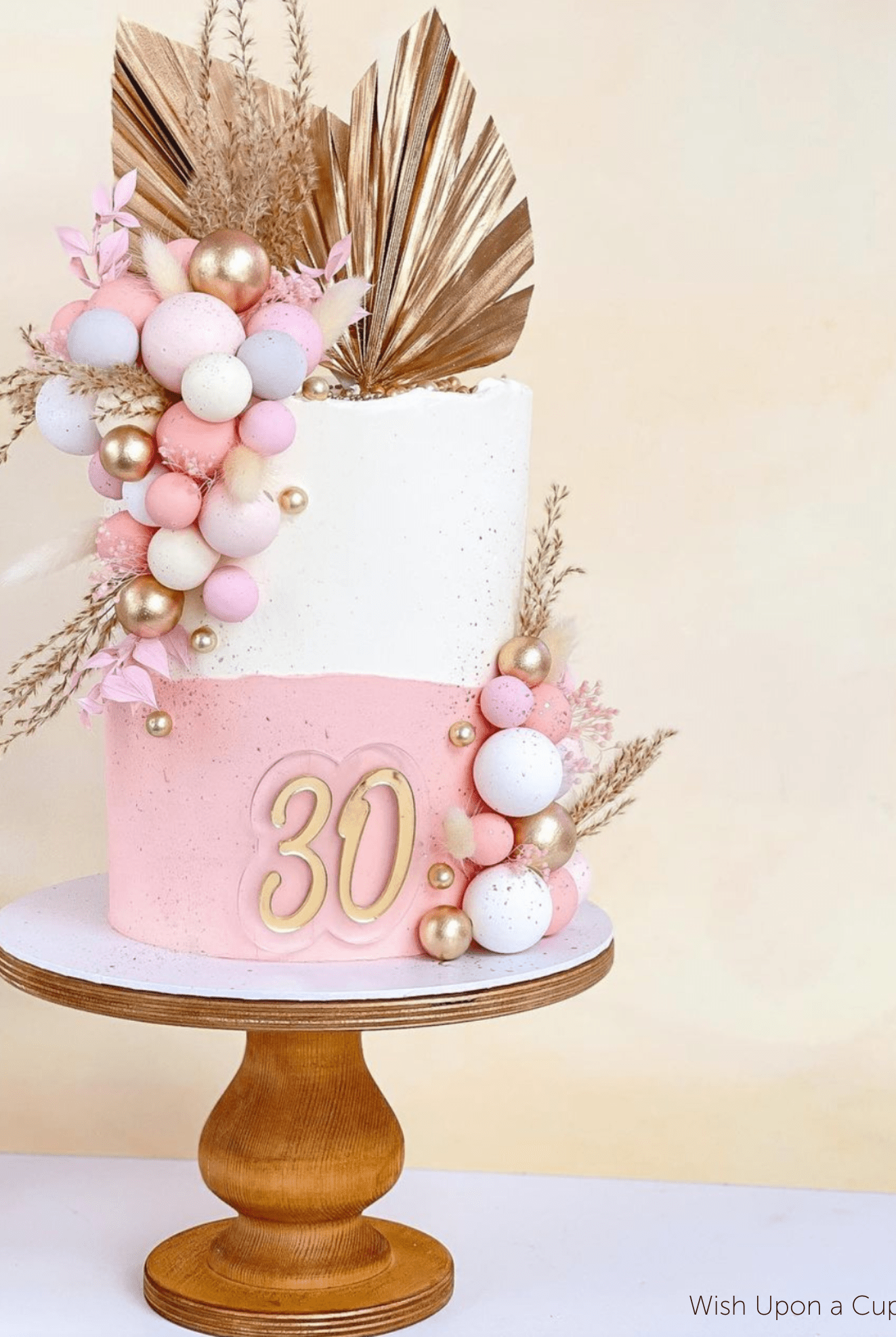 The Teardrop Scandinavian birch stand - Prop Options