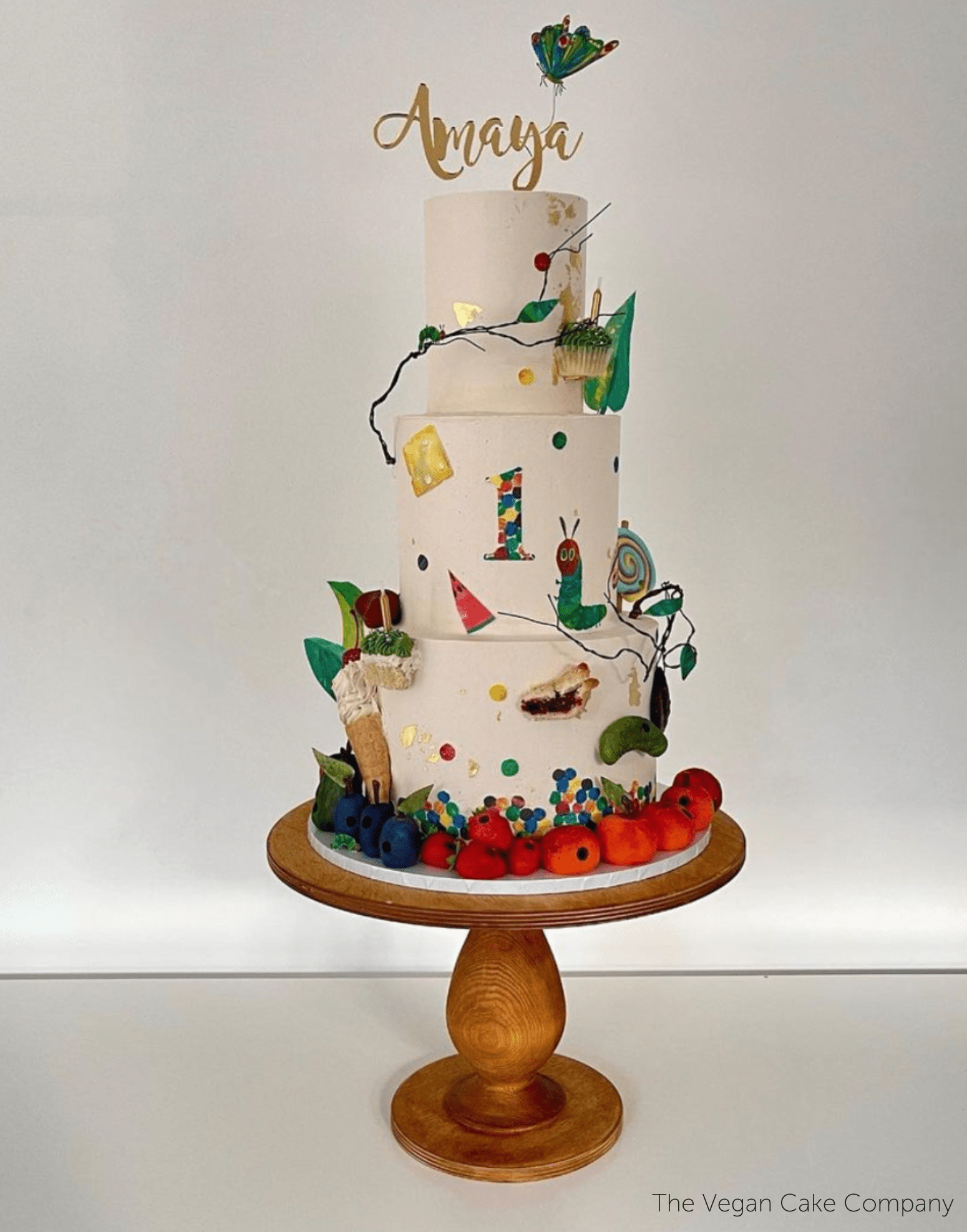 The Teardrop Scandinavian birch stand - Prop Options