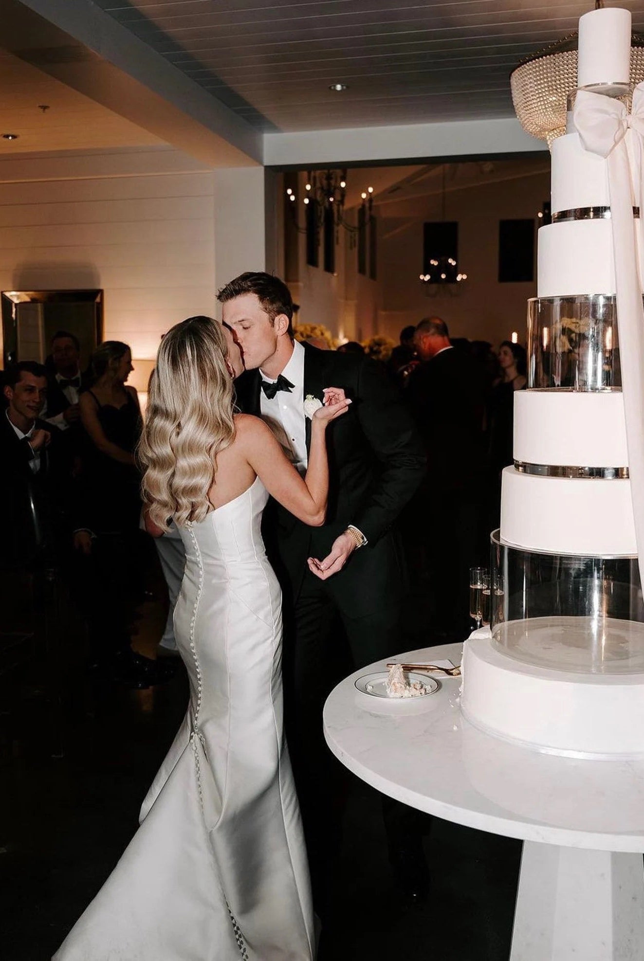 Bespoke XL premium acrylic fillable cake stand - Prop Options