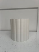 Outlet 6" x 6" Round Scalloped Cake Separator - White - Misprint - Prop Options