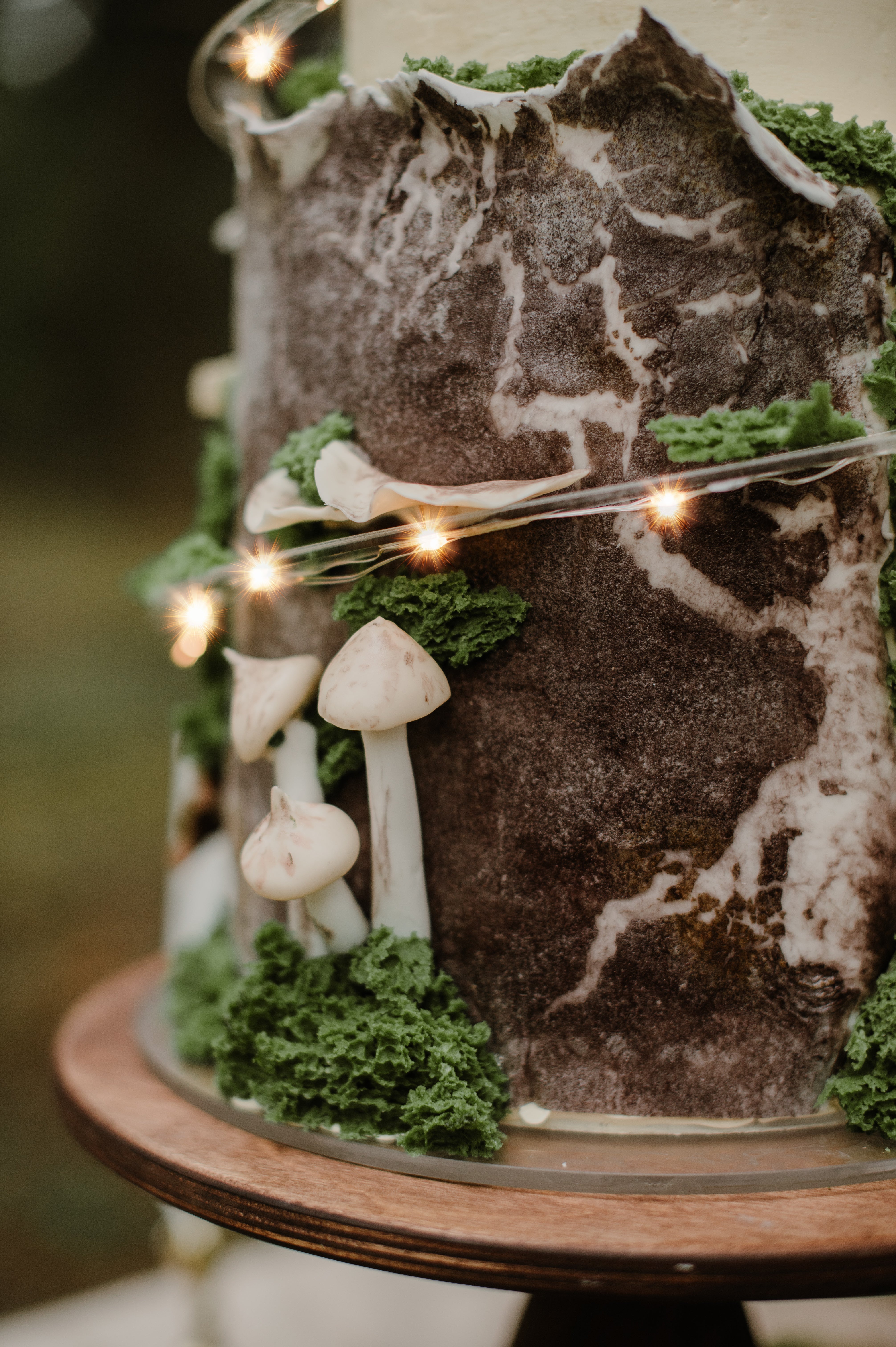 Cake Spiral™ - Acrylic Wrap for Tiered Cakes - Prop Options